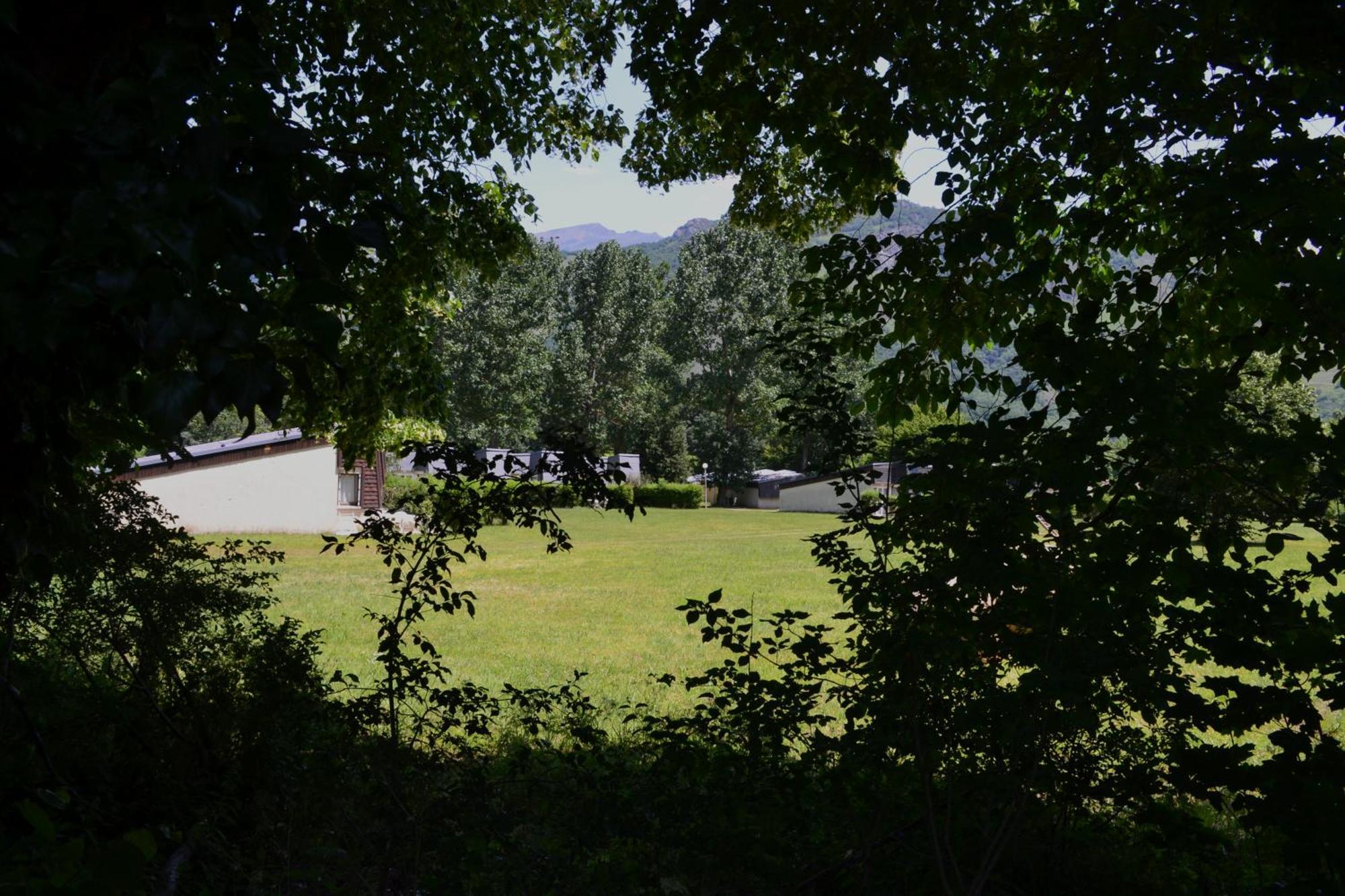 Les Gites De Beille Les Cabannes  Exterior foto
